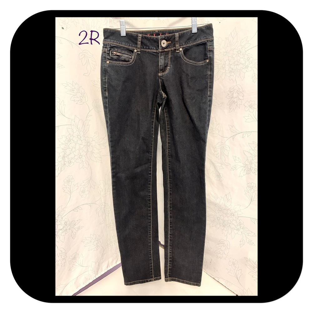 Dark Wash Straight Leg Jeans, Elle 2R